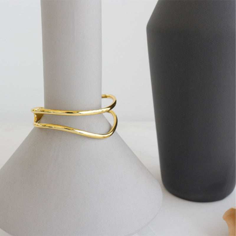 Amebelle® - Minimalist Double Tiered Bangle