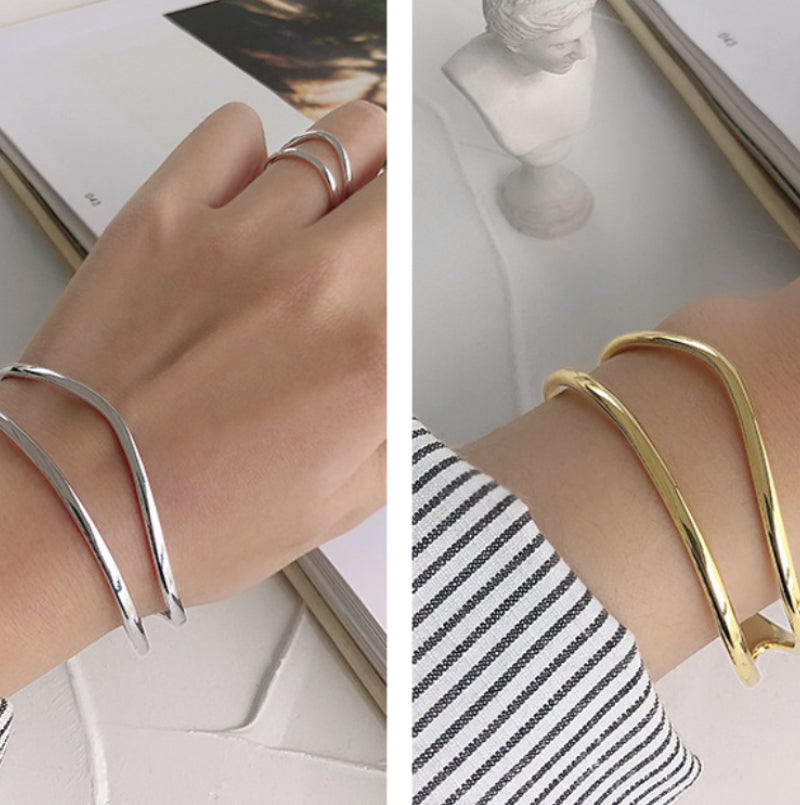 Amebelle® - Minimalist Double Tiered Bangle