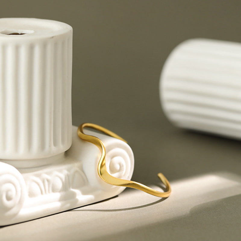 Amebelle® - Matte Asymmetric Wave Bangle