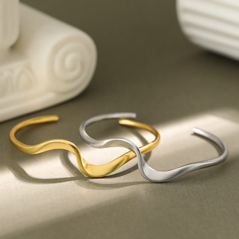 Amebelle® - Matte Asymmetric Wave Bangle