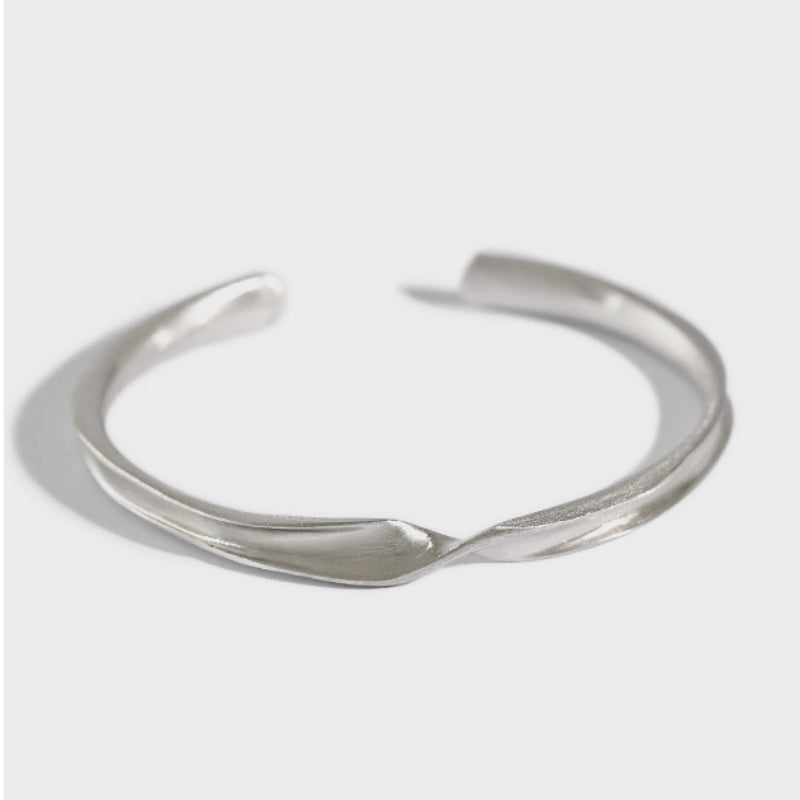 Amebelle® - Twist Satin Brushed Bangle