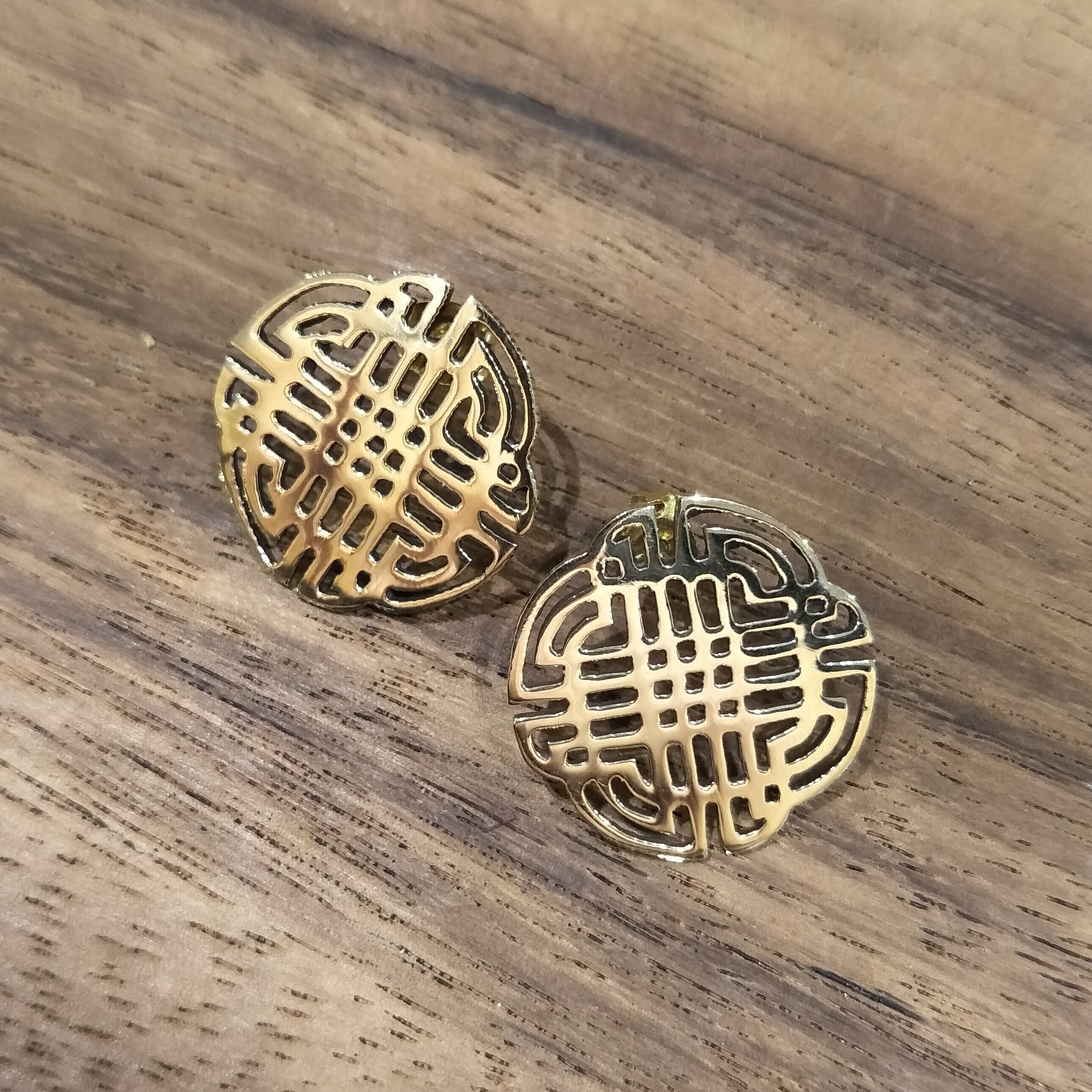 Hansel & Smith - Celtic Round Knot Earrings